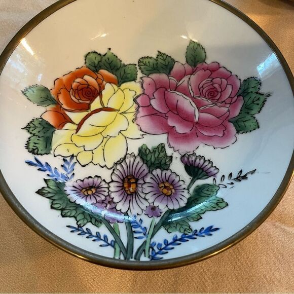 Mid century Porcelain Floral and Duck Brass Bowl set for hanging or display - Picture 7 of 17